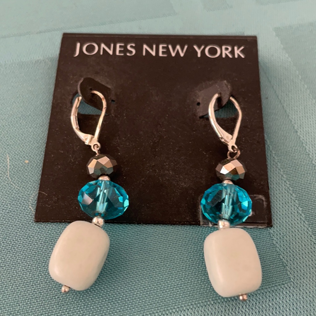 New Jones New York Dangle Earrings 16$
